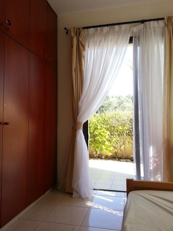 Faros Beach Paphos 客房 照片
